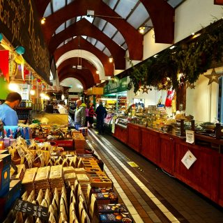 As mentioned yesterday, last year I spent a weekend in Cork City. It was my first time, so, I had to do the tourist stuff as well. Like walking through the famous English Market with no intention of buying anything 😏

#englishmarket #corkcity #englishmarketcork #markethall #sightseeing #citytrip #cork #citysightseeing #corkireland #visitcork #ireland #travel #travelireland #irland #reisen #irlandreisen #irelandpassion #irlandliebe #grüneinsel #myemeraldblog #bestirelandpics #picturesofireland #instaireland #insta_ireland